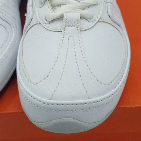 Women Girls White Grey Nike Musique Cheer Sneakers Size 5.5 Model #315757 111 - Picture 5 of 16